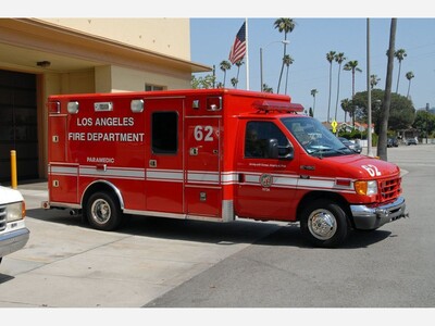 3 People injured in multi-vehicle collision