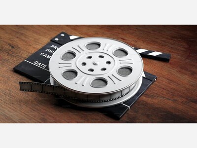 Dashing Through The Snow will be available for streaming exclusively on Disney+ starting November 17!